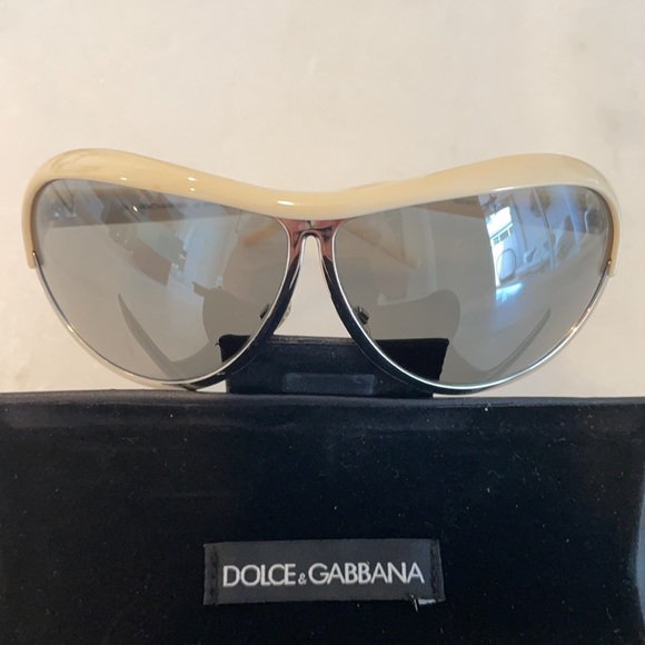 Dolce and Gabbana Sunglasses. Vintage aviator style. - Picture 3 of 9